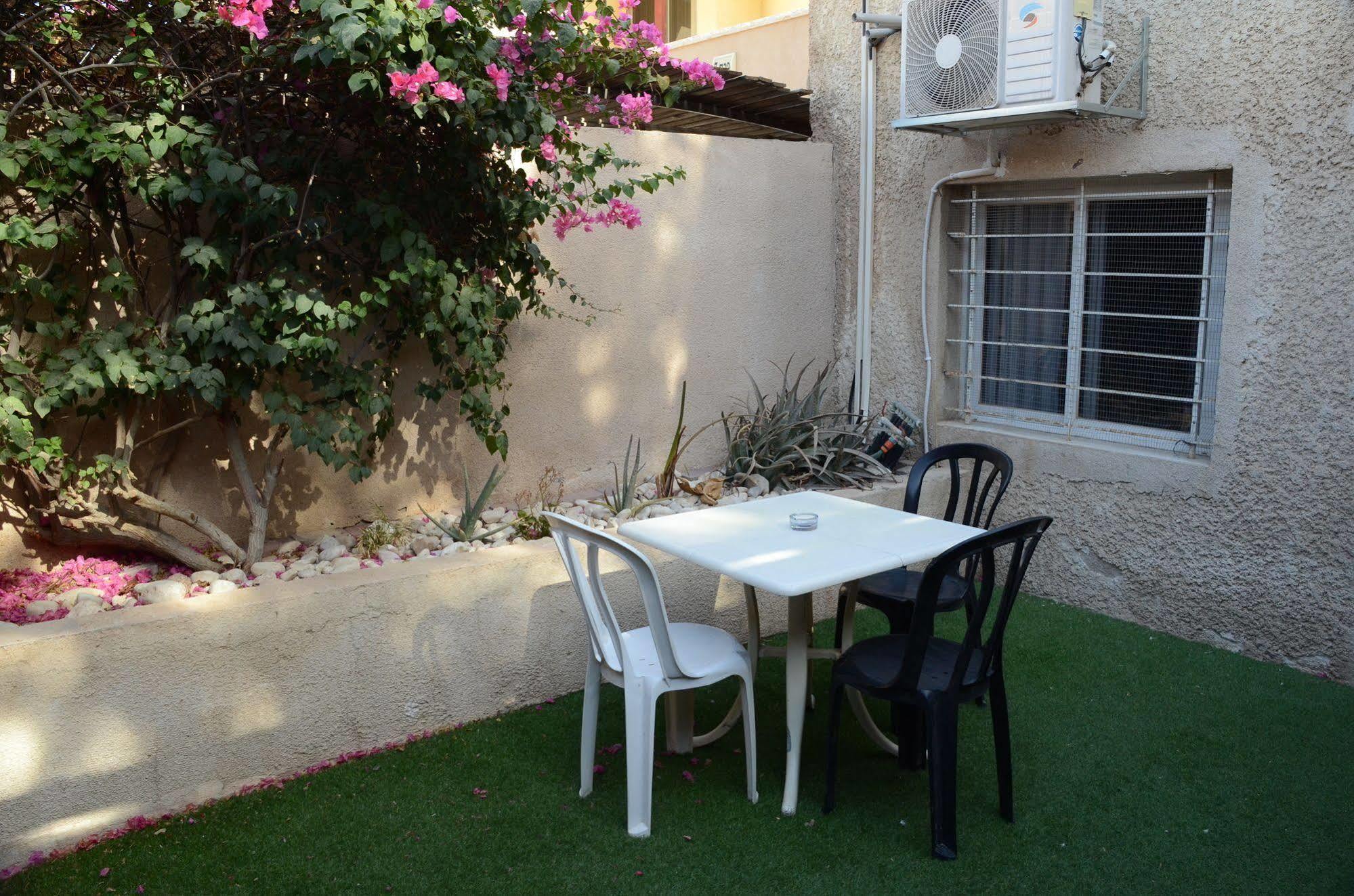 Villa Kibel Apartments Eilat Bagian luar foto